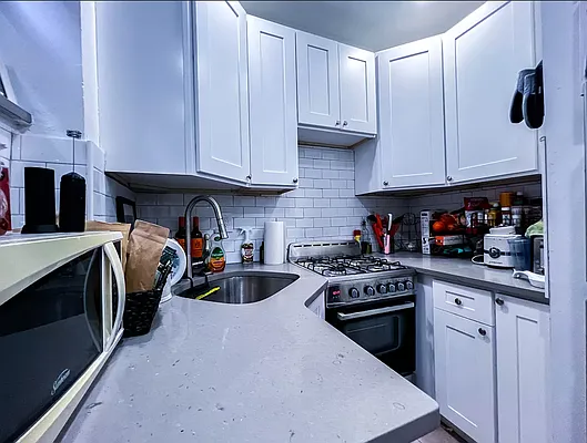 Rented by Gravity Real Estate Advisors | media 39