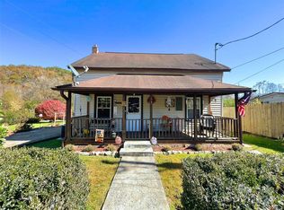 52 Burnt Rd, Rosman, NC 28772