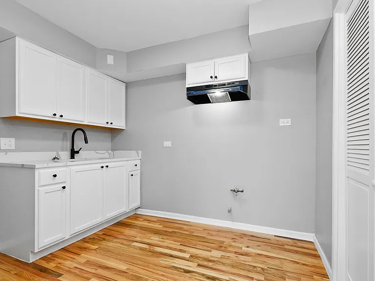 7818-7820 S Shore Dr — Photo 9