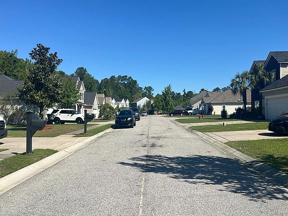 5th image of 235 Mayfield Dr