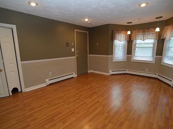 2nd image of 19 Mall St #1