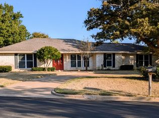 8249 Forest Ridge Dr, Woodway, TX 76712