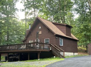 118 Karl Hope Blvd, Lackawaxen, PA 18435