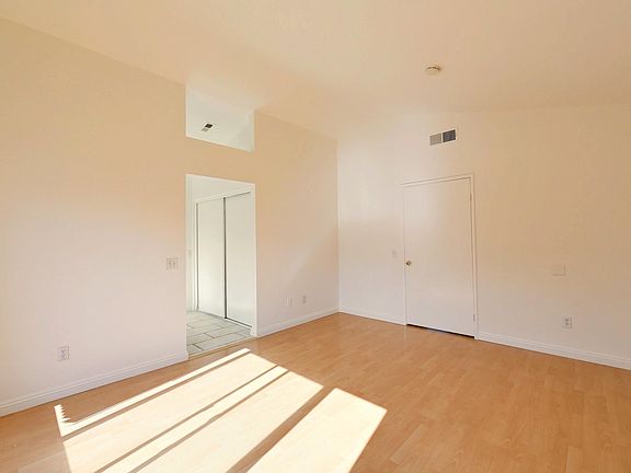 2nd image of 33 Silverwood Ln