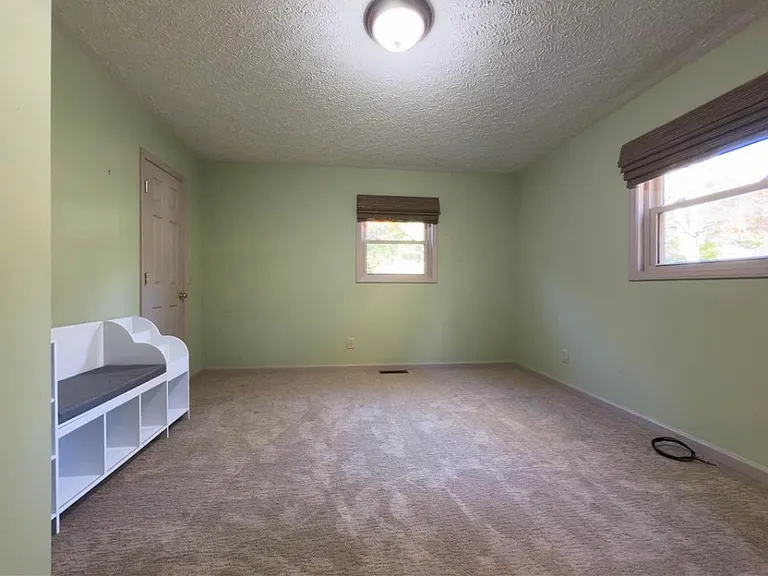 450 Rhododendron Ln — Photo 9