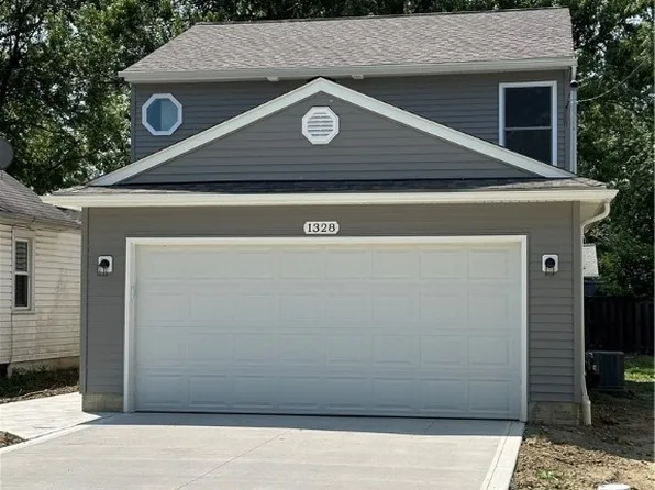 1328 E 345th St, Eastlake, OH 44095