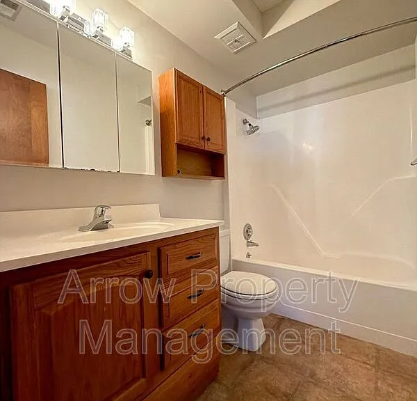 3831 S 46th St #1 — Photo 11