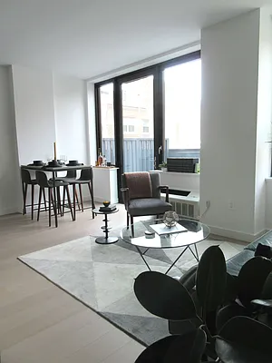 Rented by The Marketing Directors (Arias) | media 31