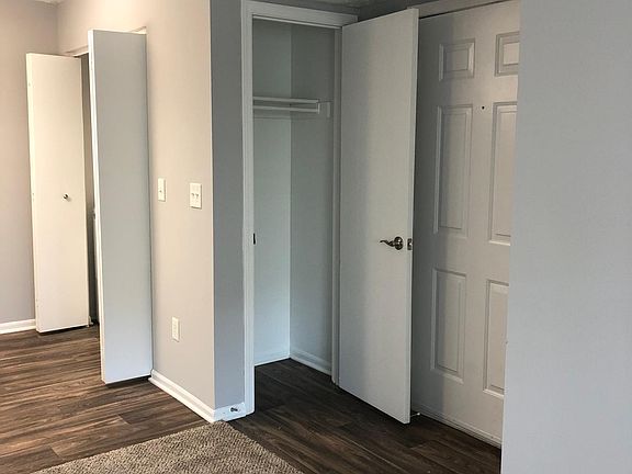 Entry way with coat closet