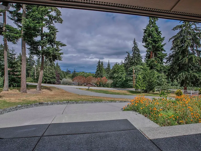 2385 Lake Forest Dr — Photo 30