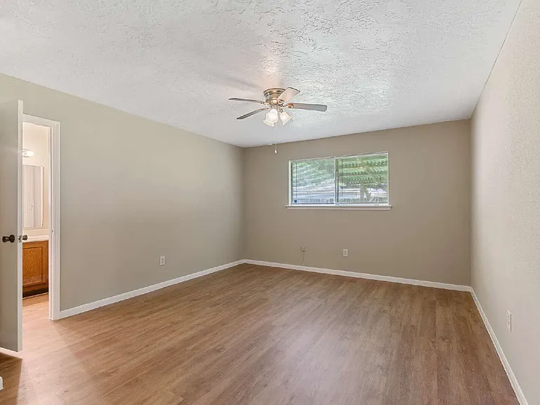 10427 Huntington Place Dr — Photo 7