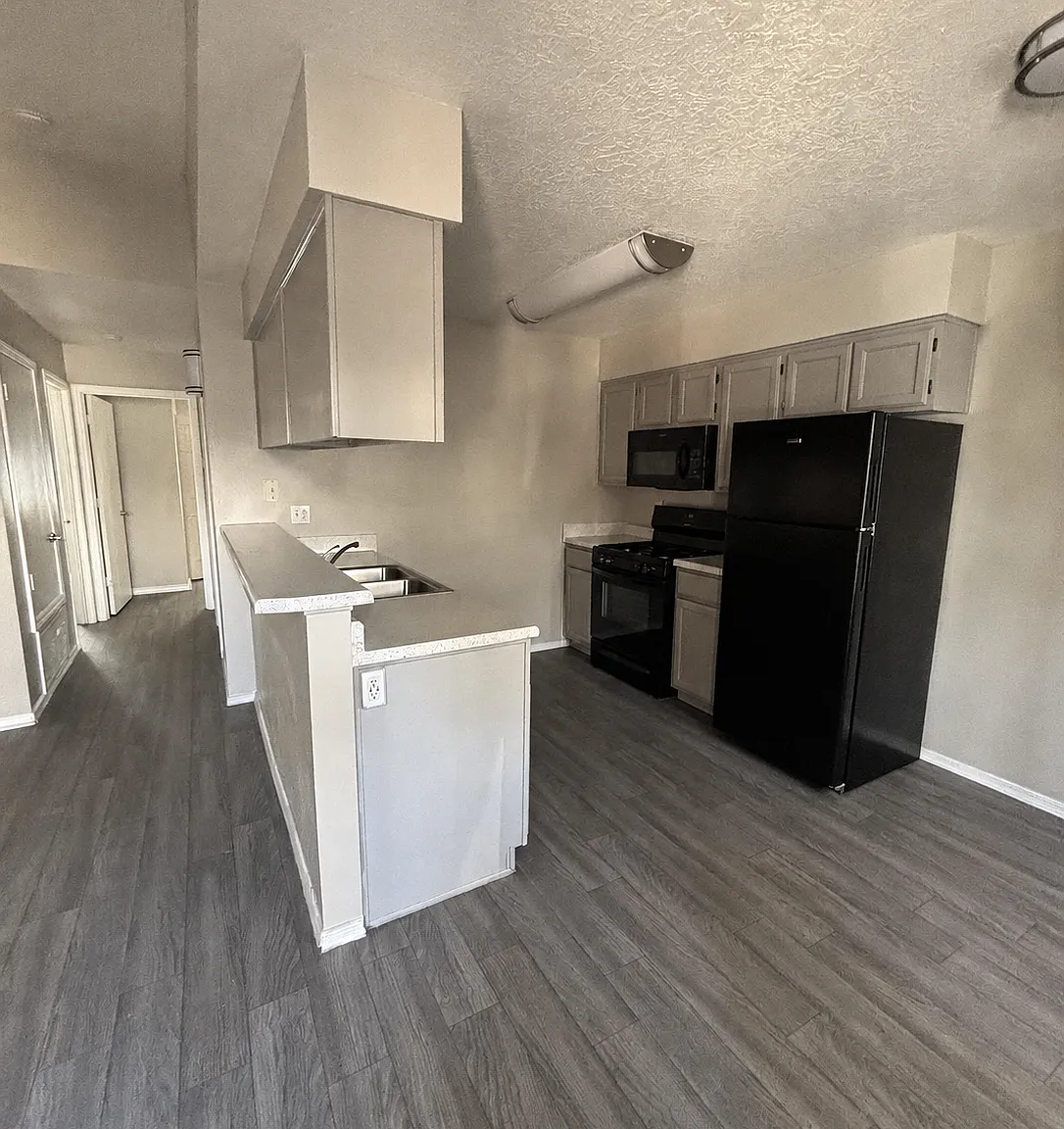 2 bed, 850 sqft, $1,350 — Photo 3
