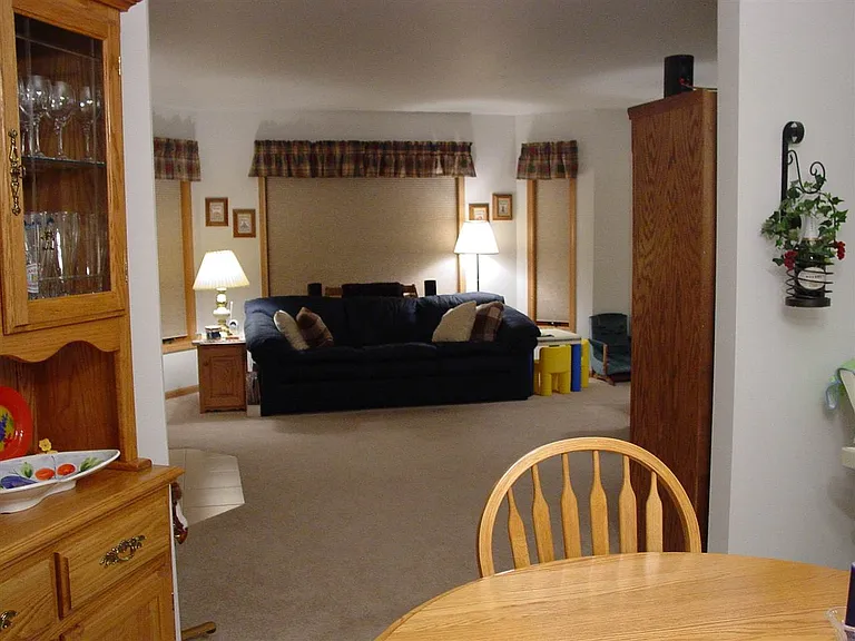 5506 Quarry Hill Dr — Photo 2