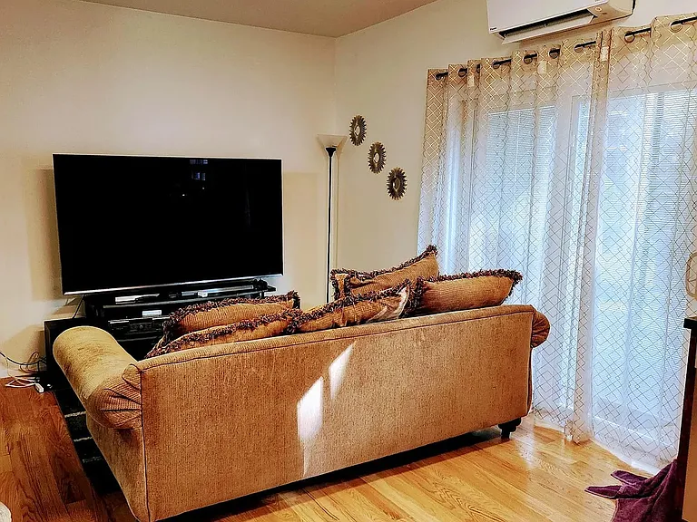 87 4th Ave #1 — Photo 2