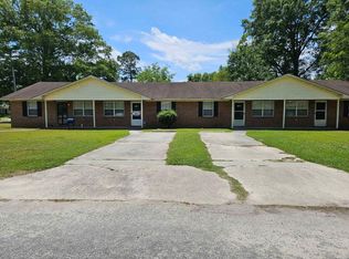 401 W Roosevelt St #B, Dillon, SC 29536