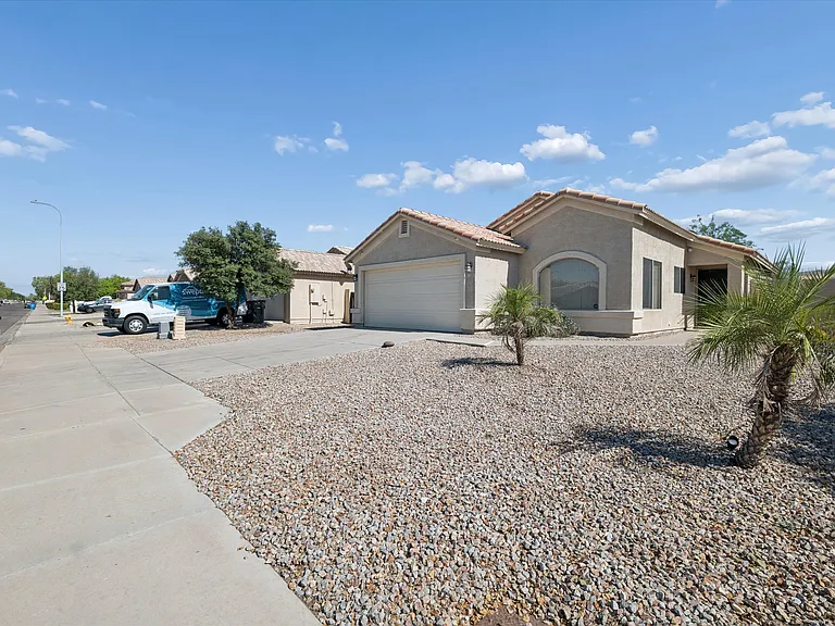 2233 W Alta Vista Rd — Photo 23