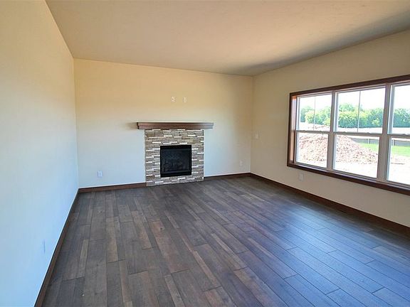 3rd image of 2024 Big Bend Dr #1EPKIH