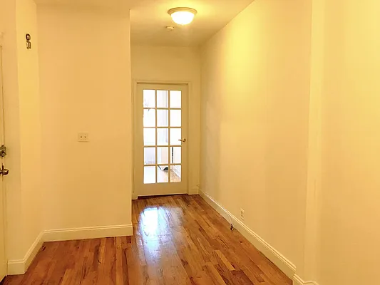Rented by Rapid Realty Cobble Hill | media 76