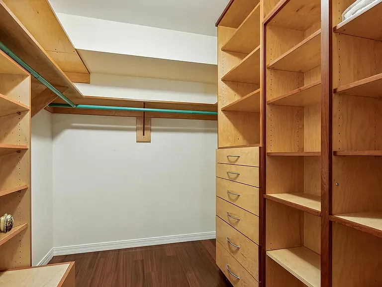 346 Mayfair Pl — Photo 4