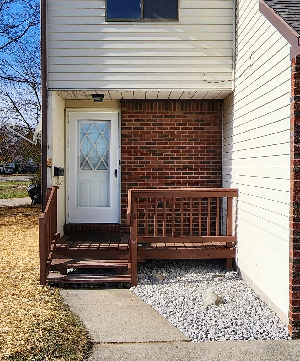 3 bed, 1.5 bath, 1200 sqft, $1,450 — Photo 3