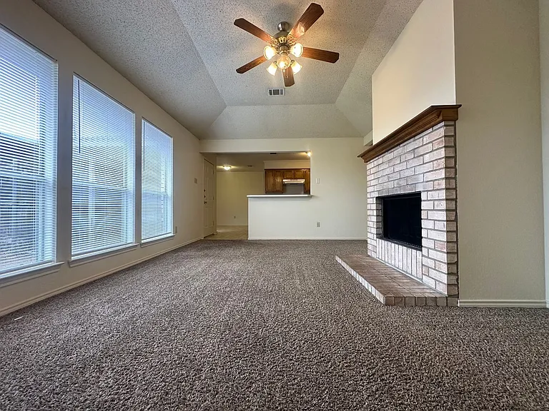 9117 Royal Ln — Photo 2