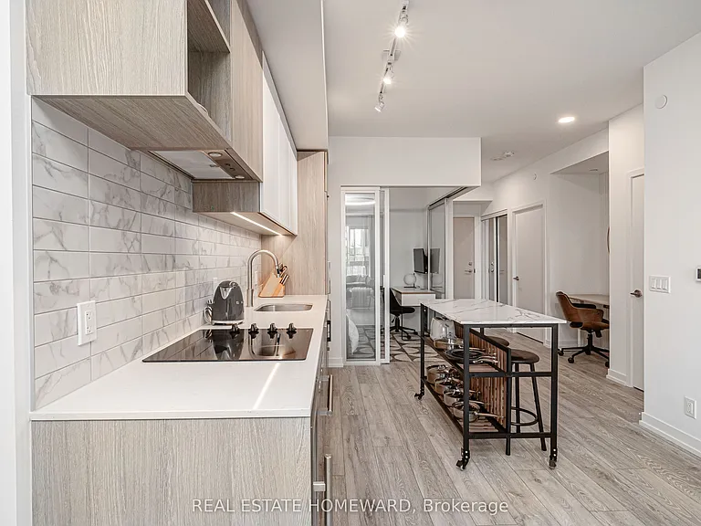 2020 Bathurst St #502 — Photo 12