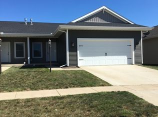 3329 Boulder Ridge Dr, Champaign, IL 61822