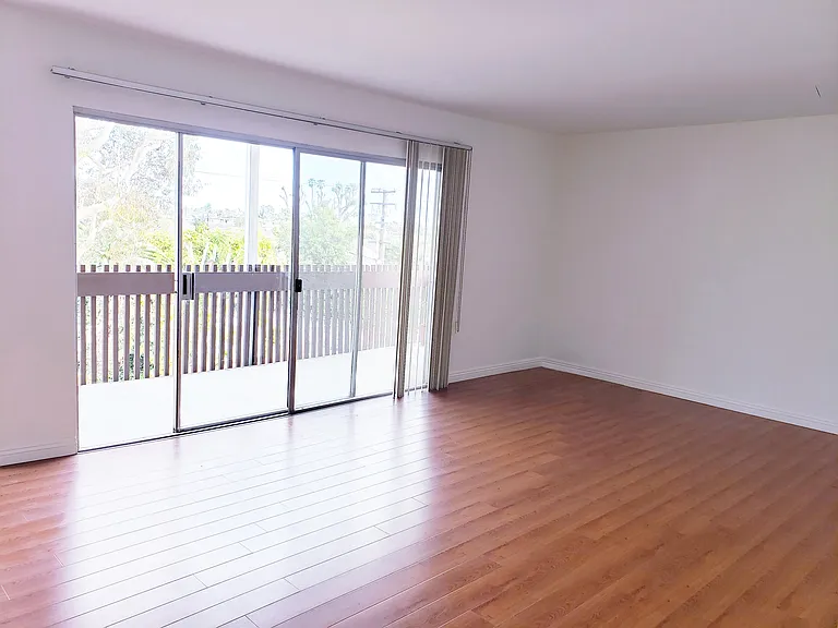 Canterbury Dr — Photo 2