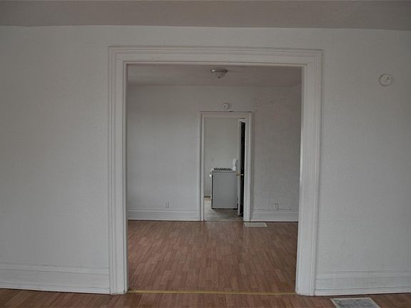 3rd image of 223 E 4th St
