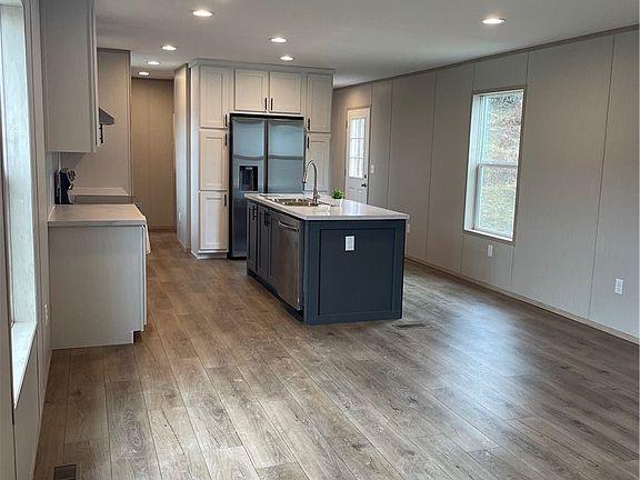 3rd image of 1406 A Hidden Valley Dr