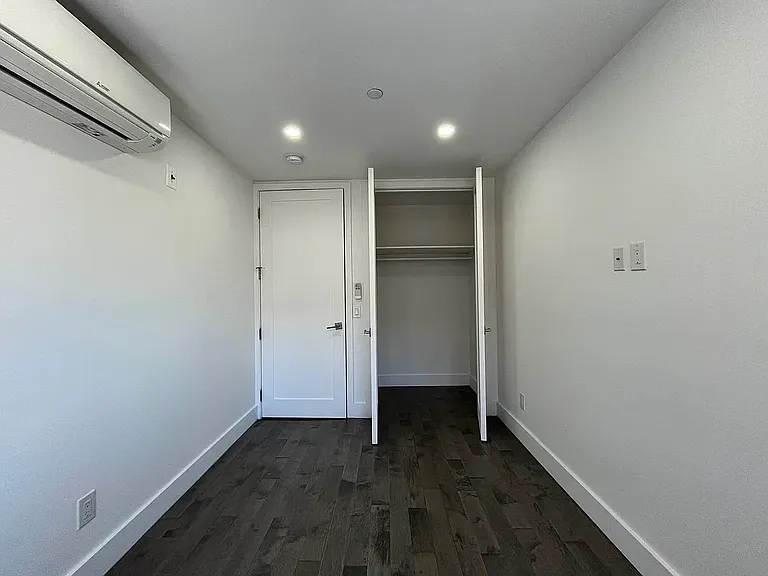 2113 5th Ave #1R — Photo 7