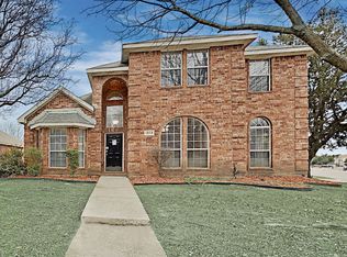 1813 Newcastle Dr, Mansfield, TX 76063