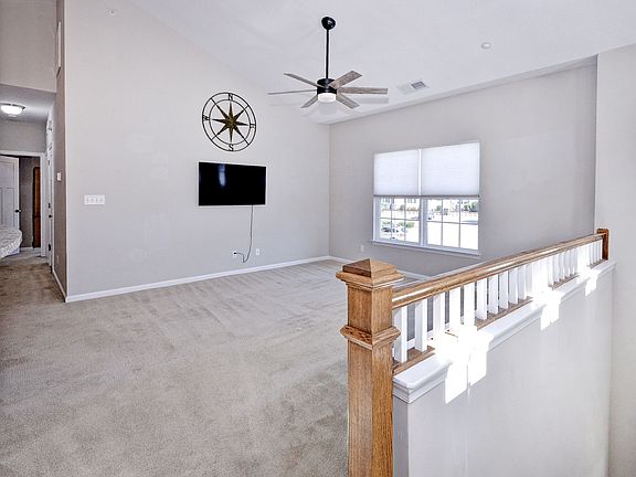 5th image of 304 Promenade Ln