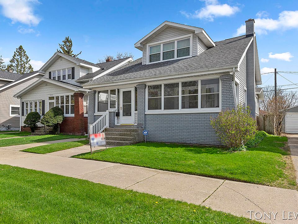 1st image of 1044 Lake Michigan Dr NW