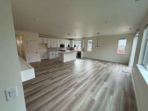 4th image of 18714 134th Ave E