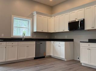 251 Sladen St #307, Dracut, MA 01826