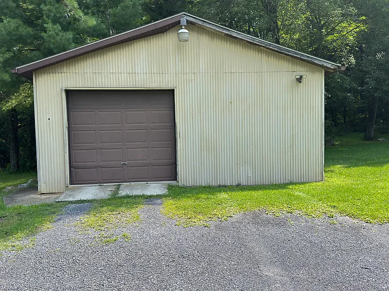 121 Taft Rd — Photo 23