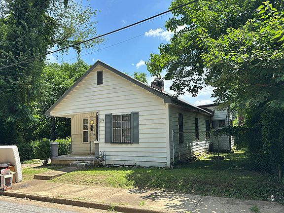 2nd image of 694 Mound St