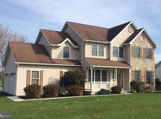 1529 Buttercup Dr, Chambersburg, PA 17202