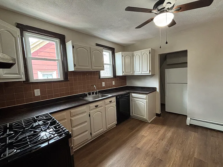 225A Walnut Ave #3 — Photo 5