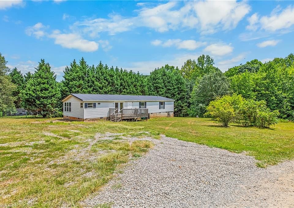 1st image of 1017 Sourwood Dr