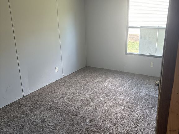 3rd image of 186 Ashley Brook Ln