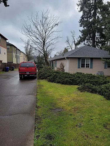 10622 SE Powell Blvd Photo 1