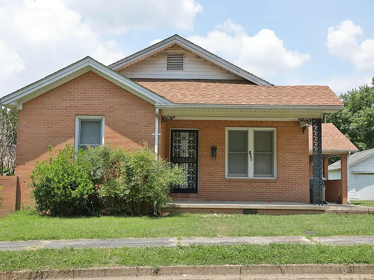 129 Fonville St — Photo 2
