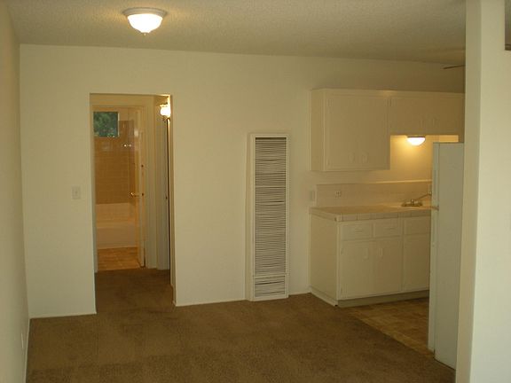 2nd image of 2175 Cable St APT 5