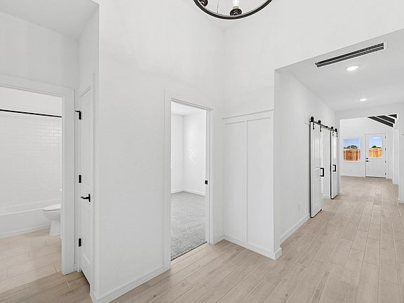 2nd image of 29326 Meadowcreek Hill Dr