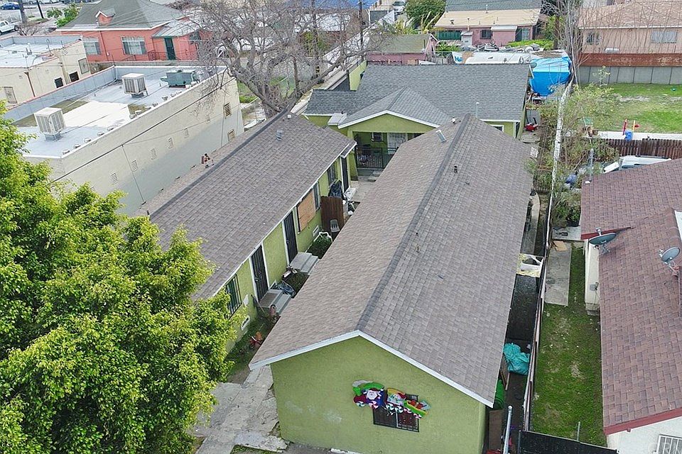 1st image of 514 W 79th St