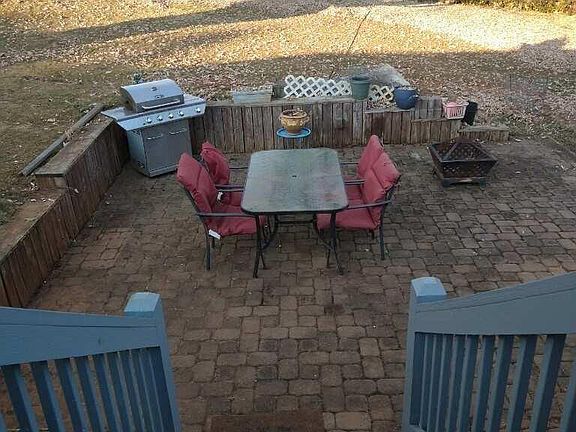 4th image of 819 Pinecrest Ave