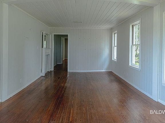 3rd image of 308 E Azalea Ave