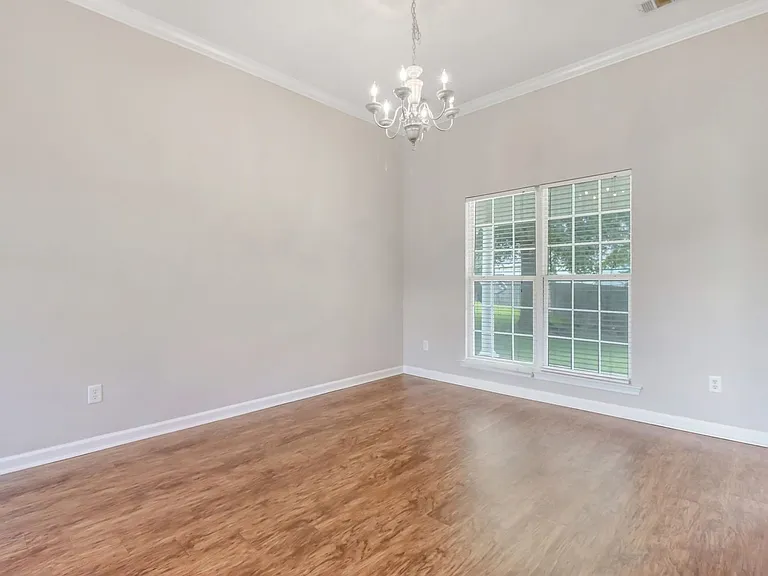 127 Williams Ave — Photo 9